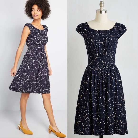 ModCloth • Emily & Fin Day After Day Dress in Shooting Stars navy comet print - Picture 3 of 13